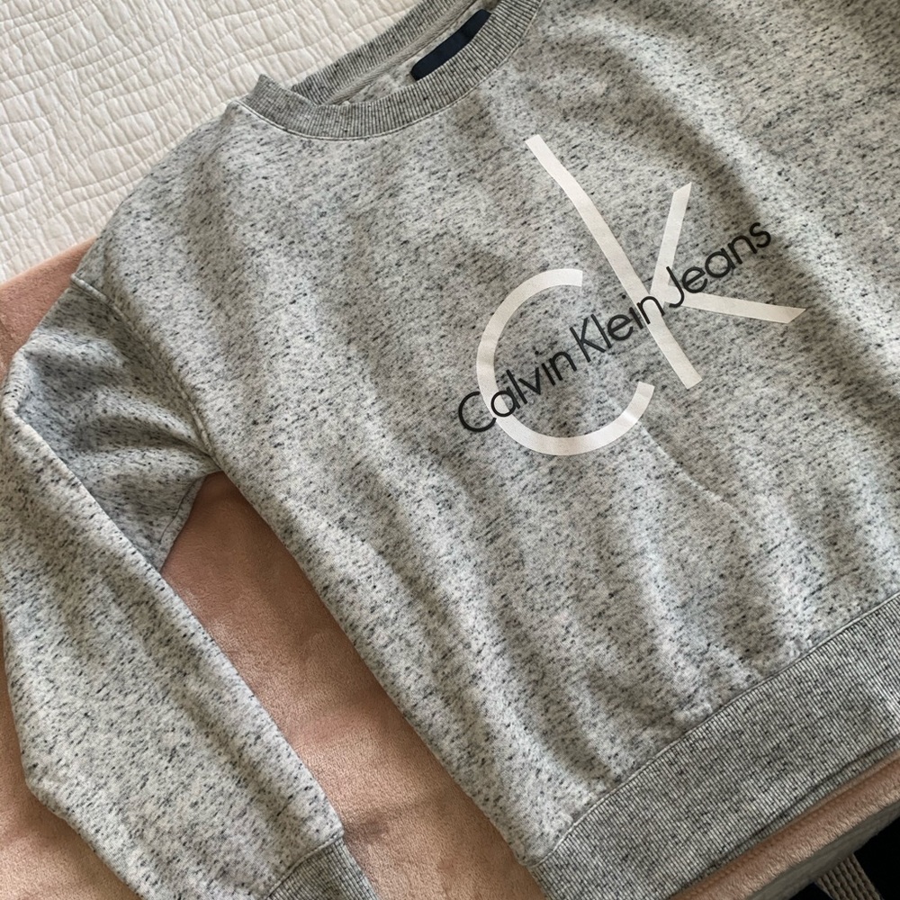 Calvin Klein sweatshirt